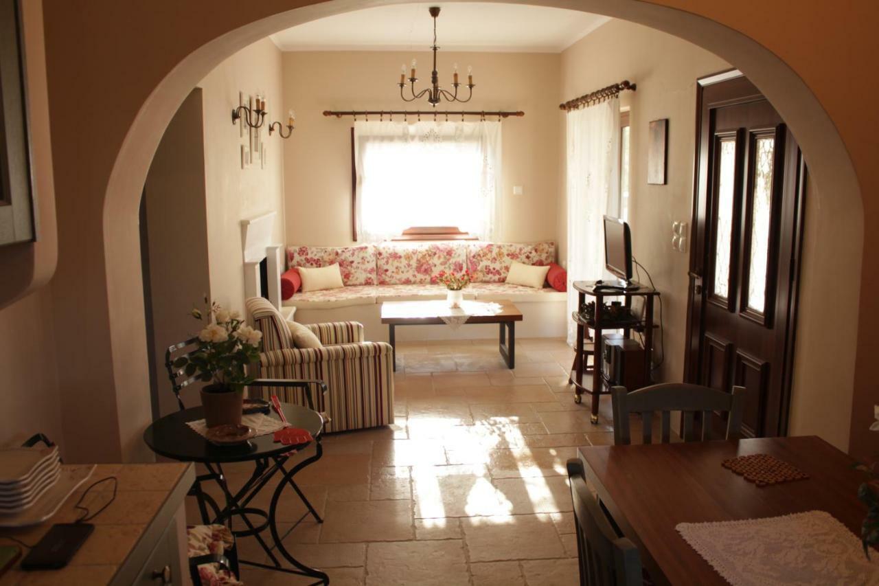 *Villa Pap-Live The Greek Hospitality In A Village* Nea Sampsounta Kültér fotó